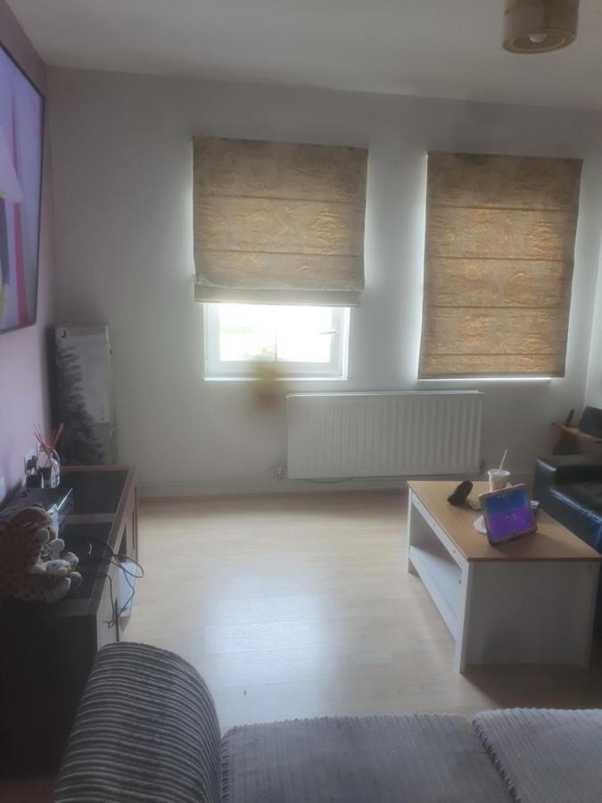 Nice 2 Bed Apartment Лондон Экстерьер фото